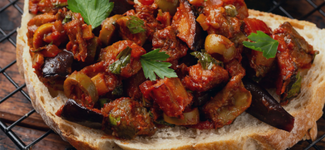 Crostini con caponata