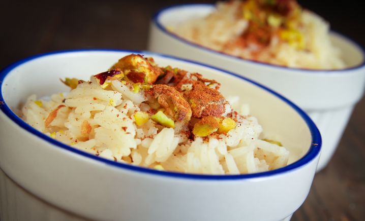 Riso al latte con banana e noci