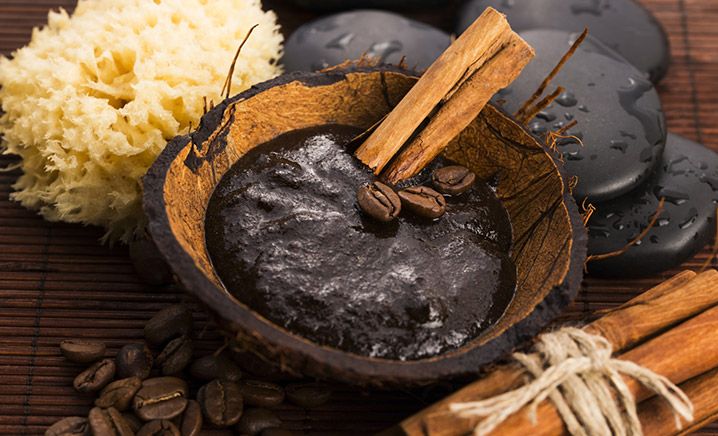 I fondi di caffè in casa, in giardino e per la cura del corpo