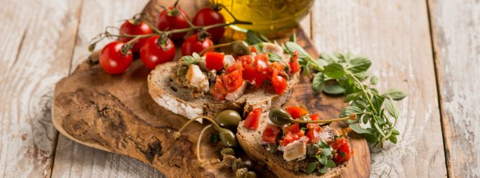 Tris di Crostini Mediterranei