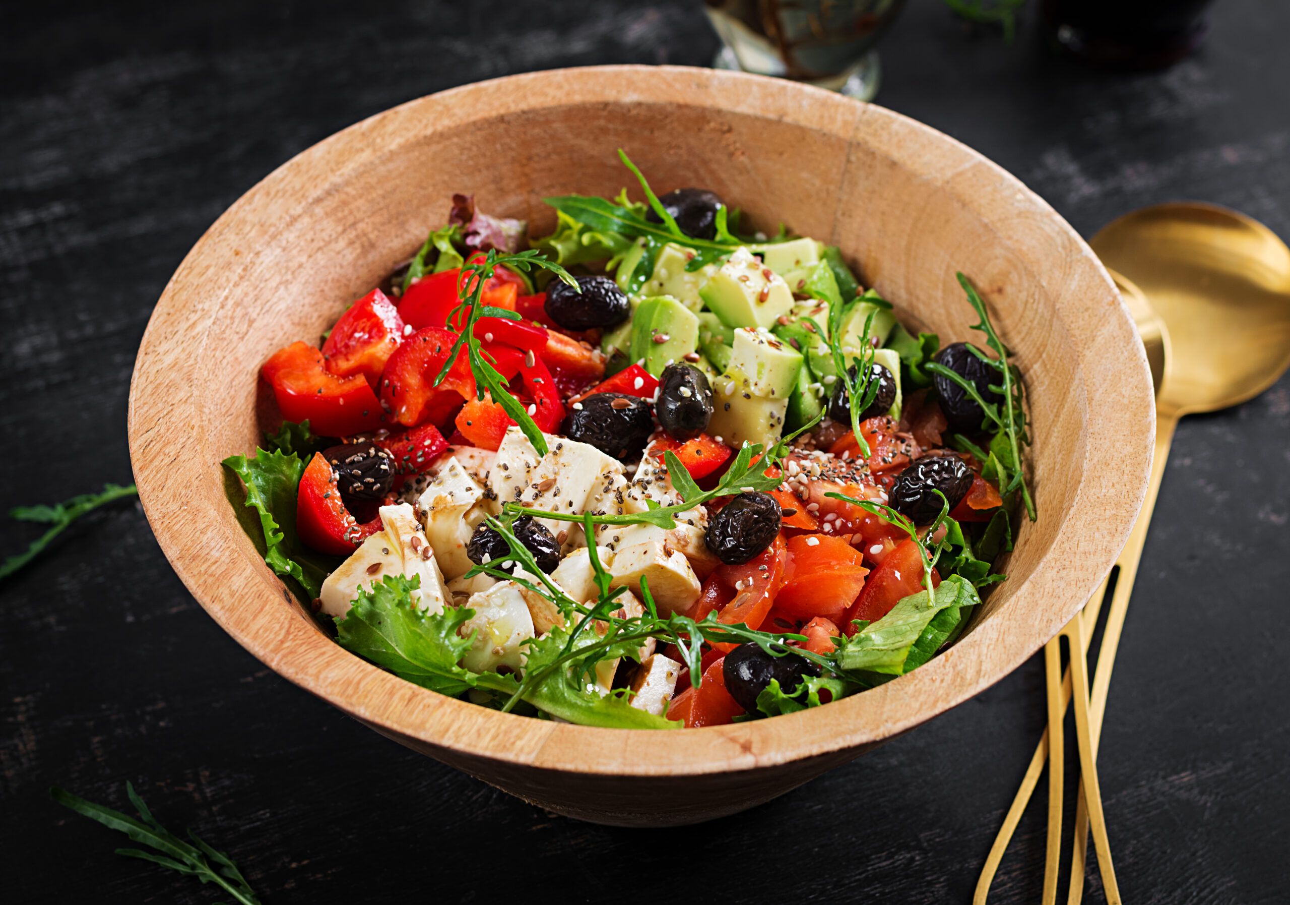Insalata di Verdure Croccanti, Olive Verdi di Nocellara del Belice e Mozzarella