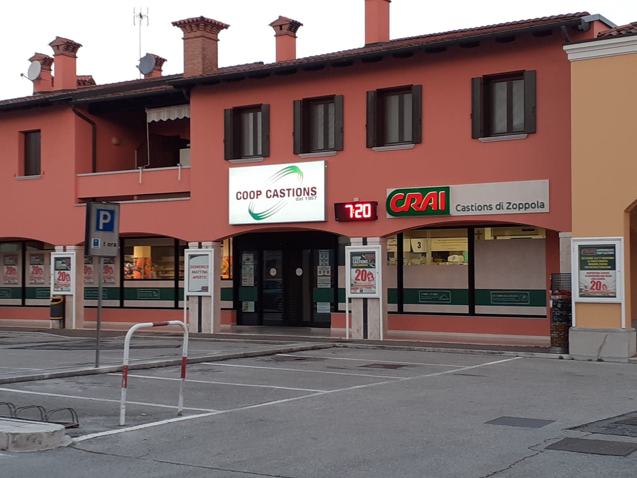 Esterno negozio: 598 – CRAI COOP CASTIONS DI ZOPPOLA