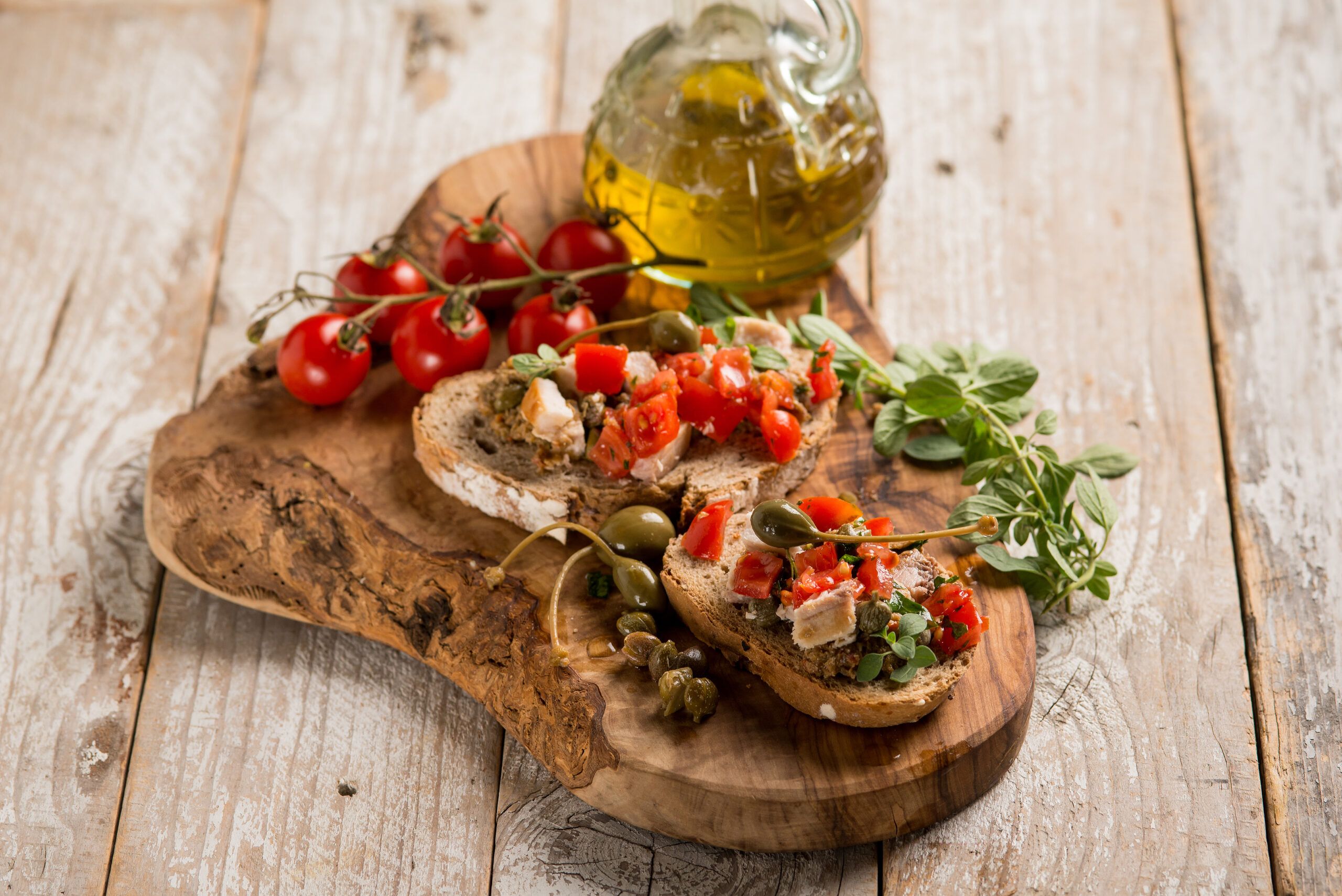Tris di Crostini Mediterranei