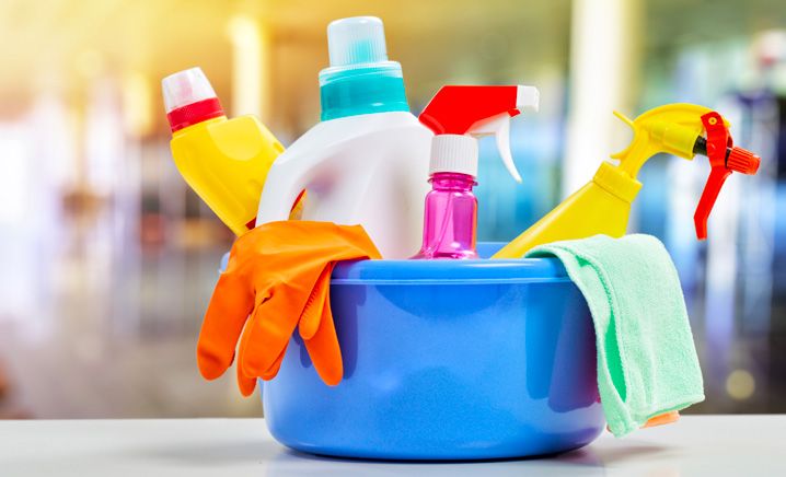 Le pulizie di casa in poco tempo: bastano 10 minuti al giorno