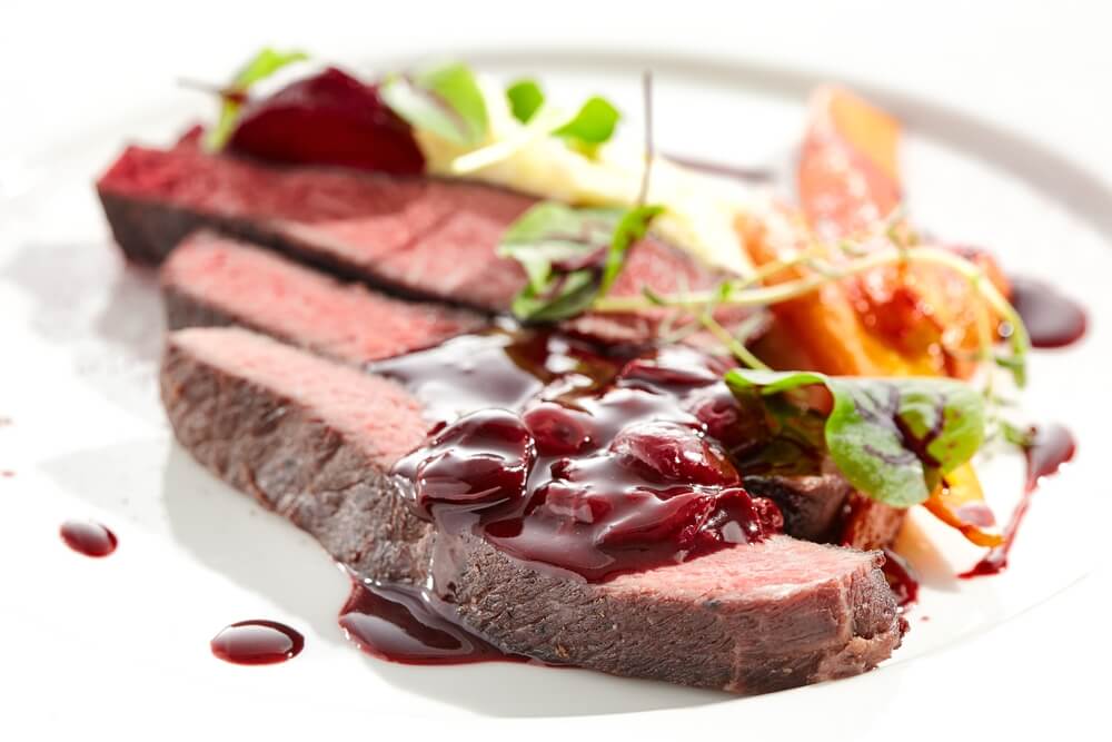 Filetto di Manzo con salsa di ciliegie e aceto balsamico  