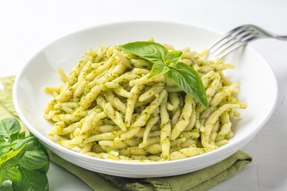 Trofie al pesto con patate e cornettini verdi