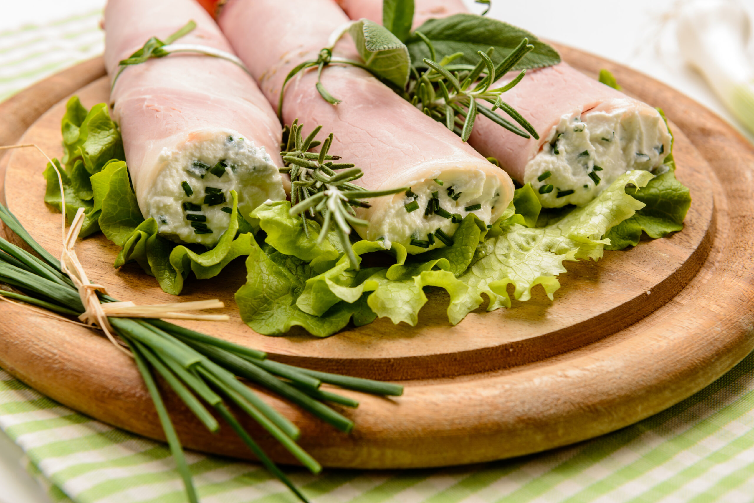 Involtini di Prosciutto Cotto con Formaggio  